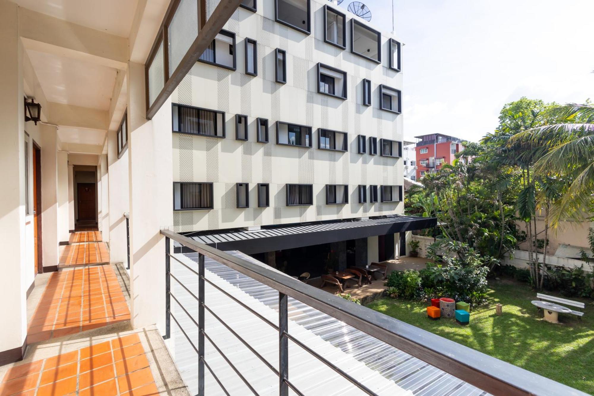 Penpark Place Bangkok Bagian luar foto